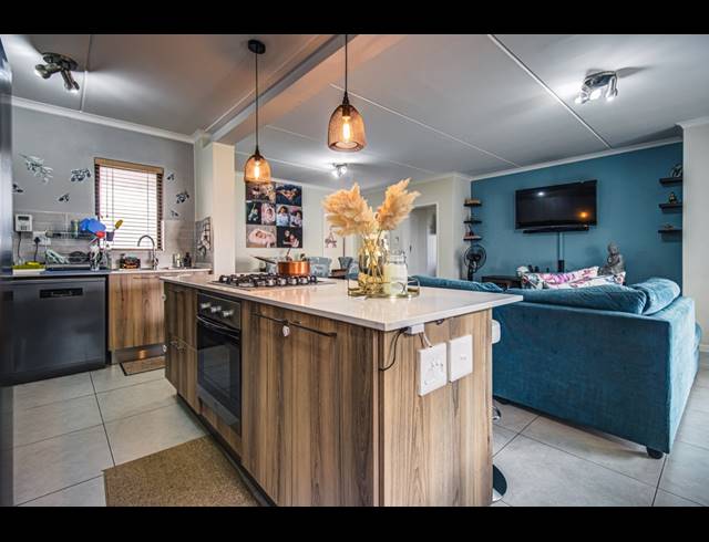 3 BEDROOM APARTMENT FOR SALE IN MODDERFONTEIN